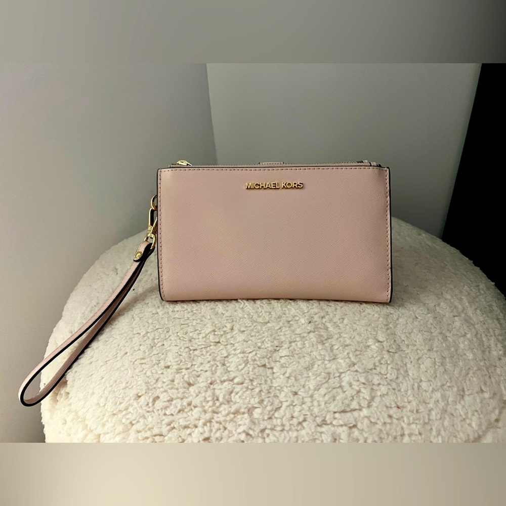 Michael Kors Light Pink Wristlet